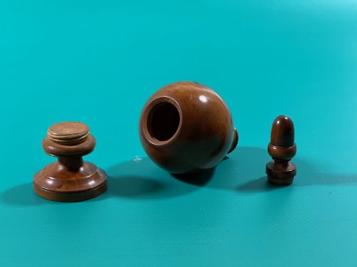 ANTIQUE TREEN BOXWOOD SPICE FLASK - ADDITIONAL PHOTO 2