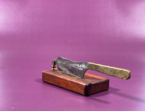 AN UNUSUAL PORTABLE SNUFF CUTTER CAMPAIGNTRAVELLING EXAMPLE - ADDITIONAL PHOTO 1