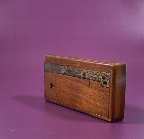 AN UNUSUAL PORTABLE SNUFF CUTTER CAMPAIGNTRAVELLING EXAMPLE - ADDITIONAL PHOTO 6