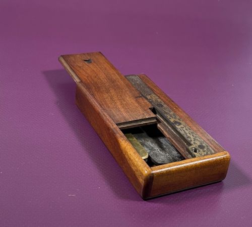AN UNUSUAL PORTABLE SNUFF CUTTER CAMPAIGNTRAVELLING EXAMPLE - ADDITIONAL PHOTO 8