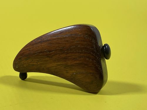 an unusual shaped antique treen snuff box - CATEGORY: ANTIQUE BOXES - DATED 19TH CENTURY