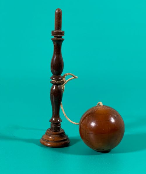 ANTIQUE TREEN BILBOQUET - ADDITIONAL PHOTO 1