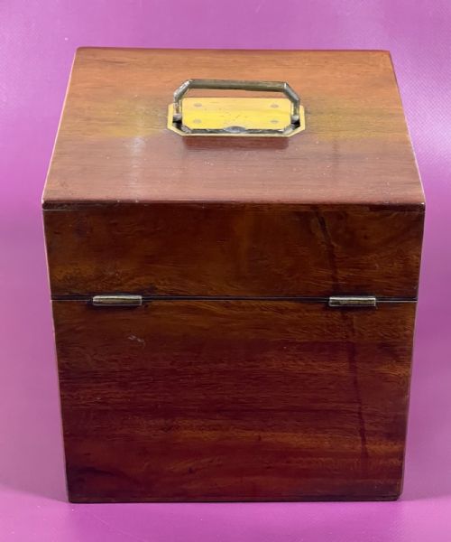 A SMALL MAHOGANY APOTHECARY CABINET FULLY FITTED - ADDITIONAL PHOTO 1