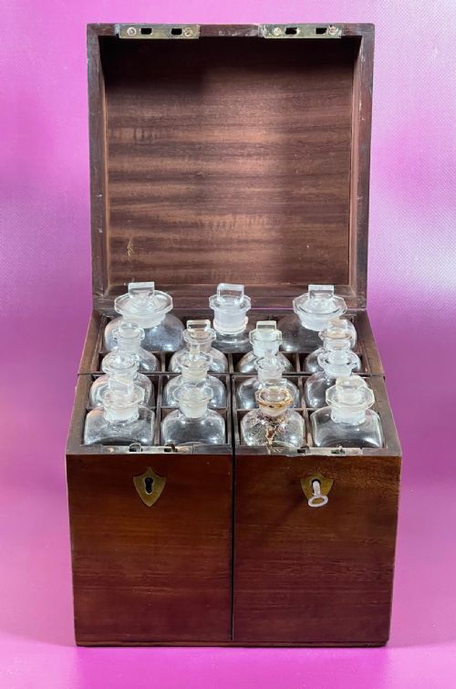 A SMALL MAHOGANY APOTHECARY CABINET FULLY FITTED - ADDITIONAL PHOTO 21