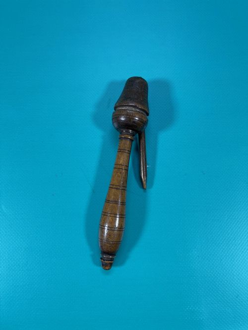 ANTIQUE TREEN TEACHERS CLICKER - ADDITIONAL PHOTO 10