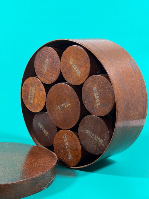 ANTIQUE TREEN SPICE BOX WITH 8 SPICE POTS - ADDITIONAL PHOTO 2