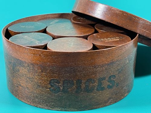 ANTIQUE TREEN SPICE BOX WITH 8 SPICE POTS - ADDITIONAL PHOTO 5