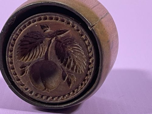 ANTIQUE BUTTER STAMP CARVED PEACH - ADDITIONAL PHOTO 1