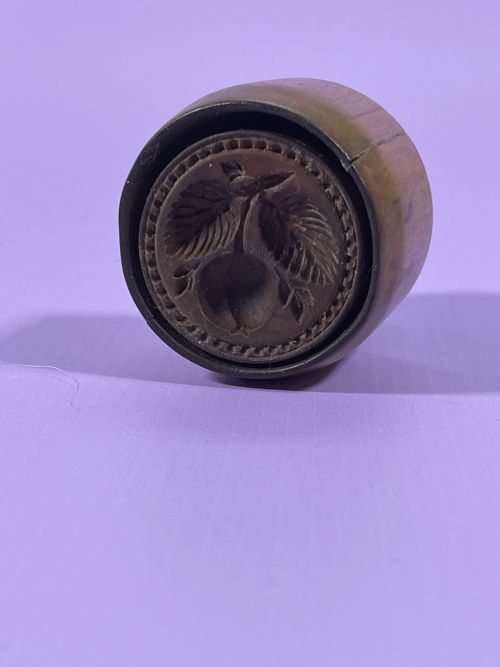 ANTIQUE BUTTER STAMP CARVED PEACH - ADDITIONAL PHOTO 3