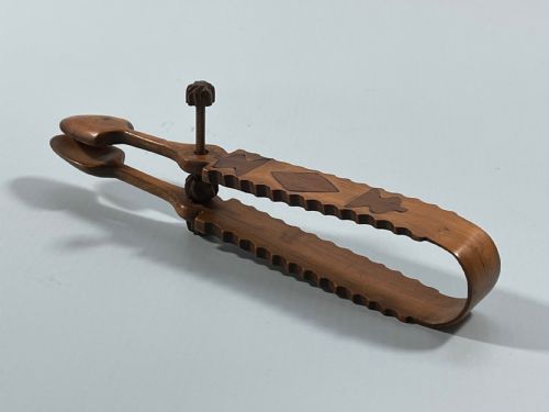 ANTIQUE TREEN WELSH SUGAR TONGS - ADDITIONAL PHOTO 12