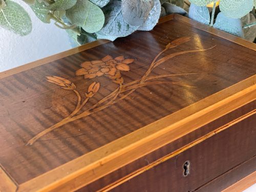 A GEORGIAN MAHOGANY INLAID NETTING BOX - ADDITIONAL PHOTO 7