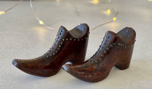 A PAIR OF ANTIQUE TREEN PEN RESTS - ADDITIONAL PHOTO 4