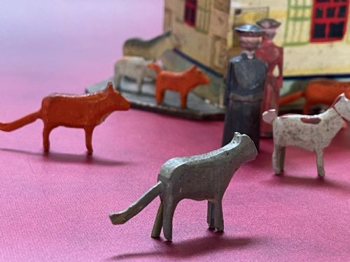 ANTIQUE NOAHS ARK INCLUDES SOME ANIMALS FIGURES - ADDITIONAL PHOTO 2