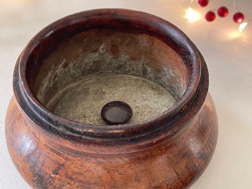 ANTIQUE TREEN POT WITH DAMPER - ADDITIONAL PHOTO 1
