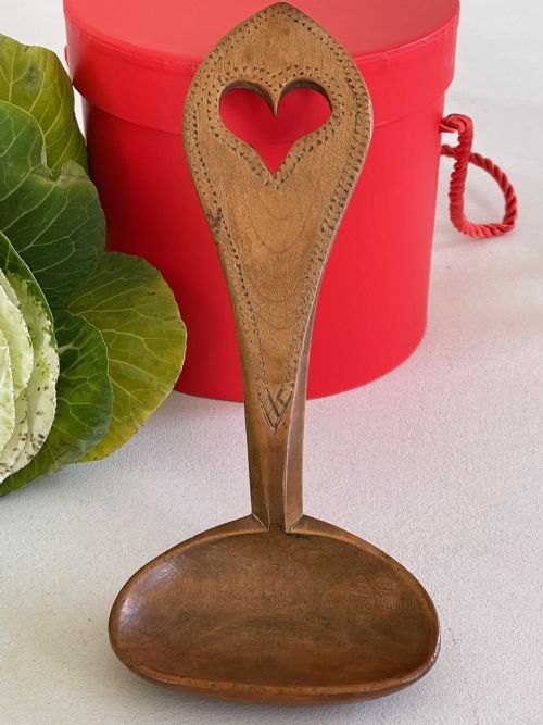 antique welsh lovespoon - CATEGORY: ANTIQUE MISCELLANEOUS - DATED 19TH CENTURY