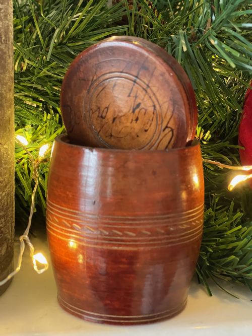 ANTIQUE TREEN LIDDED BARREL DATED 1794 - ADDITIONAL PHOTO 1