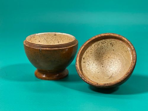 ANTIQUE TREEN 18TH CENTURY PILL SILVERER WITH ORIGINAL SILVERED PILLS - ADDITIONAL PHOTO 6