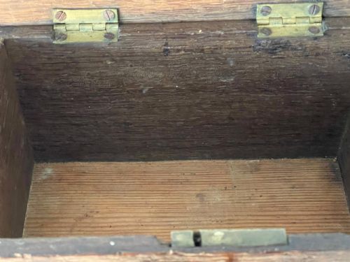 A SMALL GEORGIAN OAK BOARDED BOX - ADDITIONAL PHOTO 7