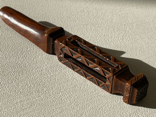 AN UNUSUAL ANTIQUE TREEN APPLE CORER - ADDITIONAL PHOTO 2
