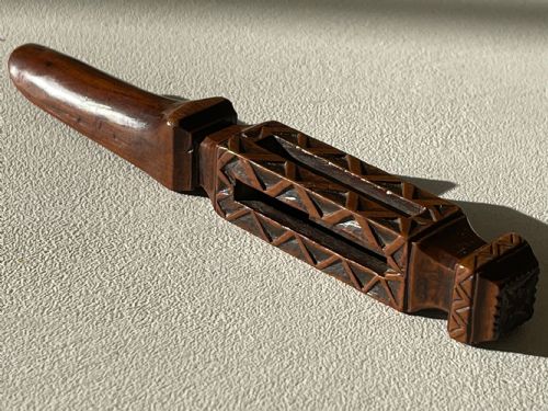 AN UNUSUAL ANTIQUE TREEN APPLE CORER - ADDITIONAL PHOTO 4