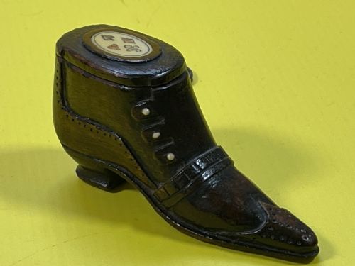 antique snuff shoe box with hearts clubs diamonds spades - CATEGORY: ANTIQUE BOXES - DATED 19TH CENTURY