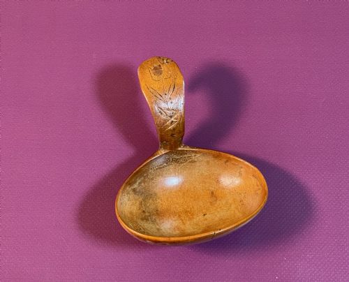 ANTIQUE TREEN WELSH LADLE FLOWER DECORATION - ADDITIONAL PHOTO 1