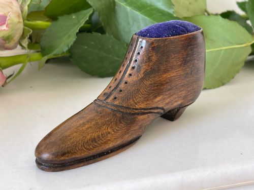antique treen pin cushion shoe - CATEGORY: ANTIQUE MISCELLANEOUS - DATED 19TH CENTURY