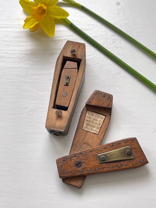 ANTIQUE TREEN TRIPLE PUZZLE SNUFF BOX MOMENTS MORE COFFIN SNUFF BOX - ADDITIONAL PHOTO 9