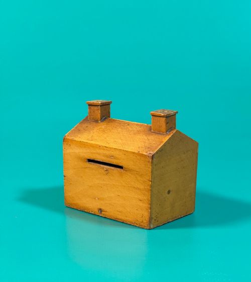 A SCOTTISH MAUCHLINE WARE HOUSE MONEY BOX - ADDITIONAL PHOTO 3