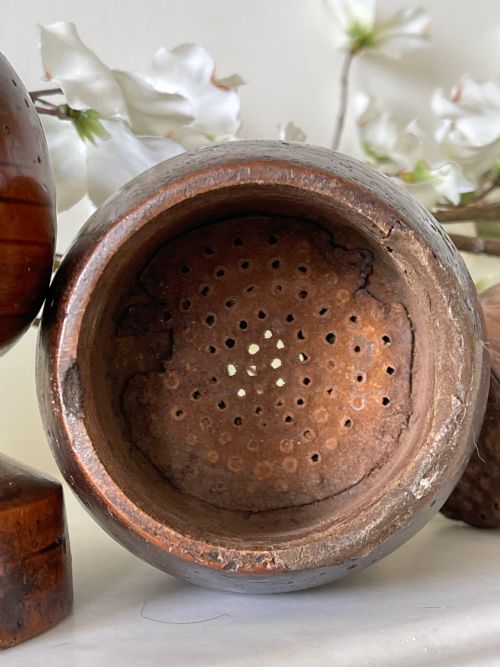 AN ANTIQUE CHARLES II SPICE MORTAR GRINDER - ADDITIONAL PHOTO 7