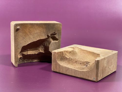 ANTIQUE TREEN TWO PIECE BUTTER MOULD BULLCOW - ADDITIONAL PHOTO 1