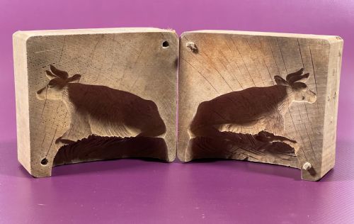 ANTIQUE TREEN TWO PIECE BUTTER MOULD BULLCOW - ADDITIONAL PHOTO 3