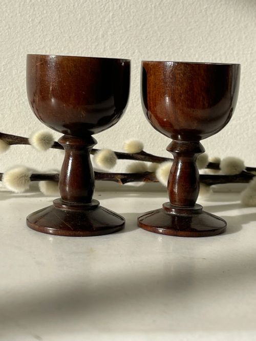 antique treen pair of egg cups - CATEGORY: ANTIQUE MISCELLANEOUS - DATED 19TH CENTURY