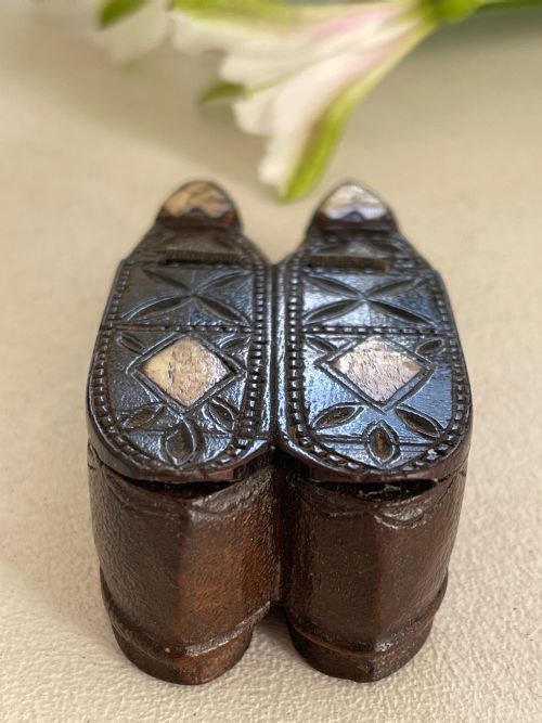 ANTIQUE PRISONER OF WAR DOUBLE SNUFF SHOE BOX - ADDITIONAL PHOTO 2