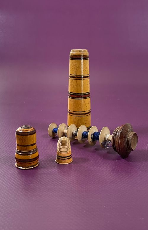 ANTIQUE TREEN TUNBRIDGE WARE MULTI REEL SPOOL THIMBLE - ADDITIONAL PHOTO 4