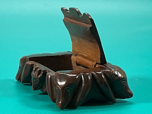 ANTIQUE TABLE SNUFF BOX CARVED HOUNDS FOX - ADDITIONAL PHOTO 1