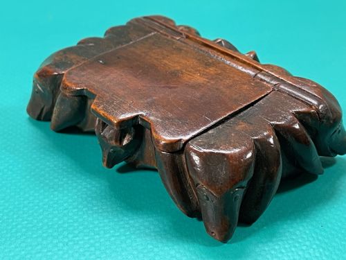 ANTIQUE TABLE SNUFF BOX CARVED HOUNDS FOX - ADDITIONAL PHOTO 4