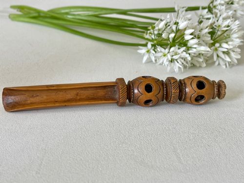ANTIQUE TREEN APPLE CORER RATTLE - ADDITIONAL PHOTO 4