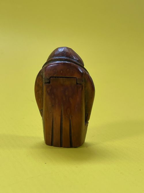 ANTIQUE COQUILLA FIGURAL SNUFF BOX - ADDITIONAL PHOTO 1