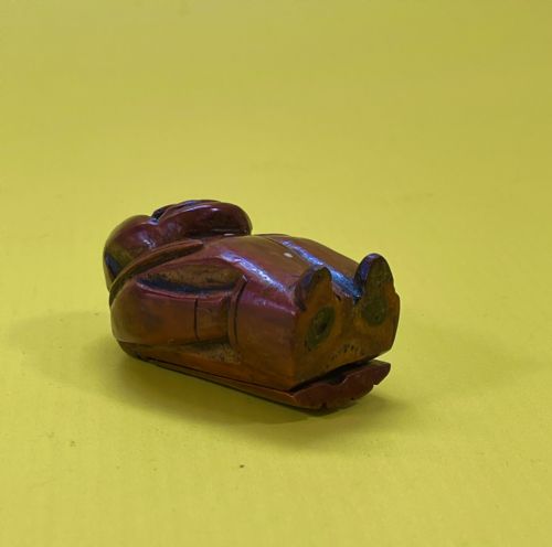 ANTIQUE COQUILLA FIGURAL SNUFF BOX - ADDITIONAL PHOTO 3