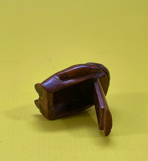 ANTIQUE COQUILLA FIGURAL SNUFF BOX - ADDITIONAL PHOTO 4