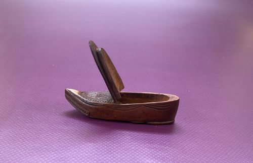 ANTIQUE PRISONER OF WAR SNUFF SHOE - ADDITIONAL PHOTO 2