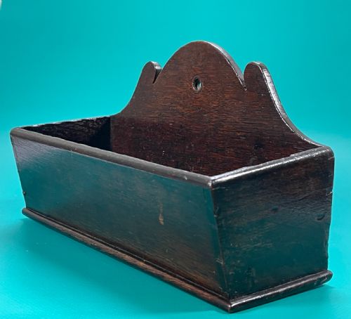A GEORGIAN OAK WALL POCKET OR CANDLE BOX - ADDITIONAL PHOTO 2