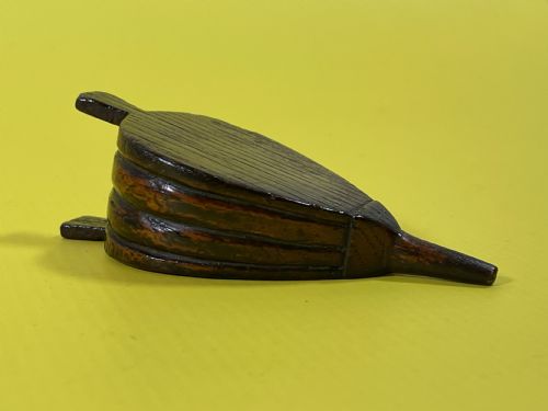 ANTIQUE TREEN SNUFF BOX BELLOWS SHAPED - ADDITIONAL PHOTO 1