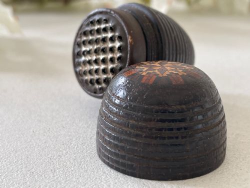 ANTIQUE TREEN TUNBRIDGE WARE NUTMEG GRATER - ADDITIONAL PHOTO 4