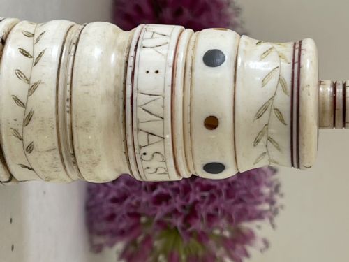 A RARE NAMED SCRIMSHAW COMBINED GO TO BED PRICKER WHALE BONE BARCLAY WHALING SHIP - ADDITIONAL PHOTO 8