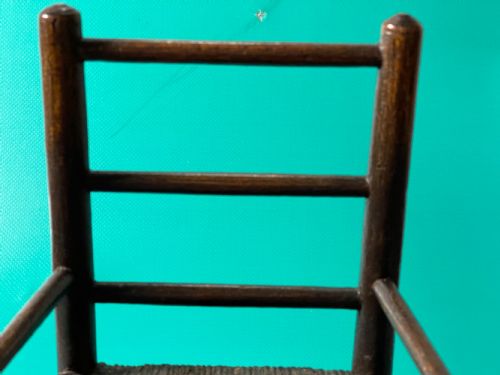AN ANTIQUE APPRENTICE SMALL CHAIR FOR A DOLL OR TEDDY - ADDITIONAL PHOTO 3