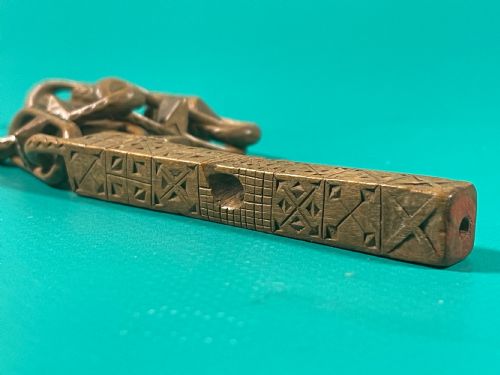 AN ANTIQUE TREEN KNITTING SHEATH WITH A CHAIN BALL AND CAGE - ADDITIONAL PHOTO 5