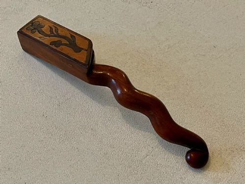 A VERY UNUSUAL IRISH ANTIQUE KILLARNEY KNITTING SHEATH - ADDITIONAL PHOTO 7