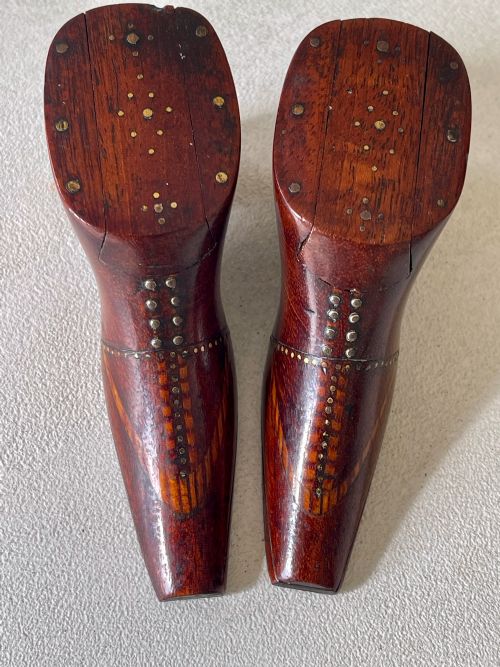 A PAIR OF ANTIQUE SNUFF SHOES - ADDITIONAL PHOTO 1